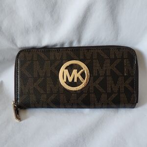 Michael Kors MK Signature Fulton Zip Around Wallet with Gold Logo